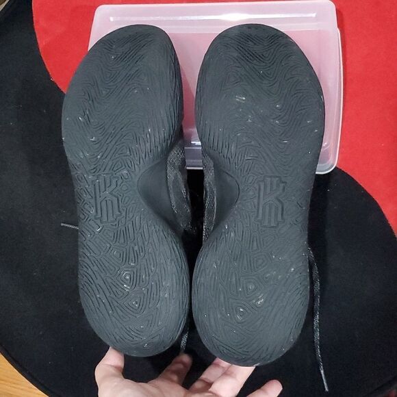 Kyrie Flytrap 5 in Black Men's Size 10 - Picture 15 of 16